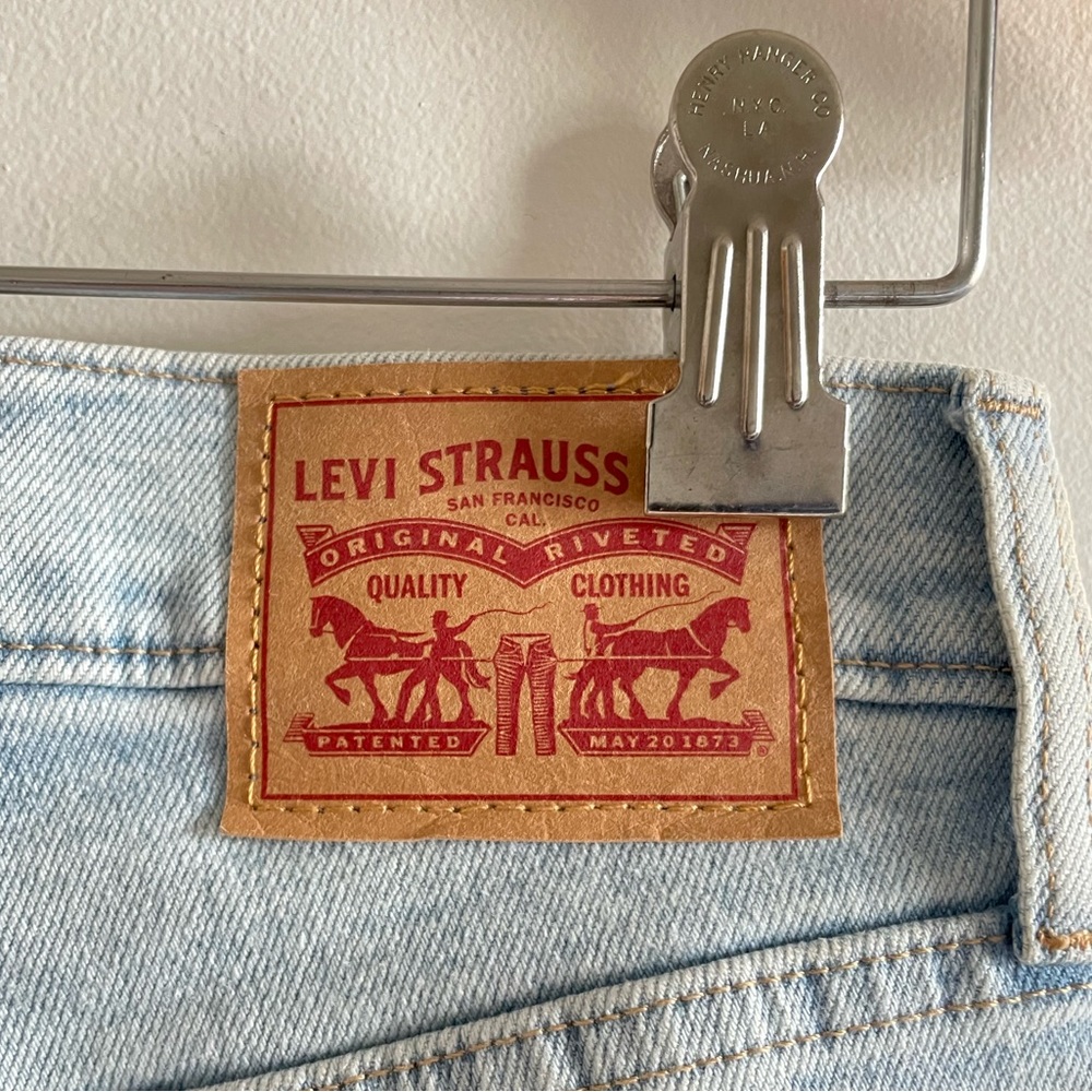 Levi’s Heigh Waisted Crop Straight Wide Leg Jeans - Picture 5 of 5